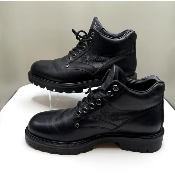 Louis Vuitton Oberkampf ankle boots black leather Mens SZ 7 embossed \